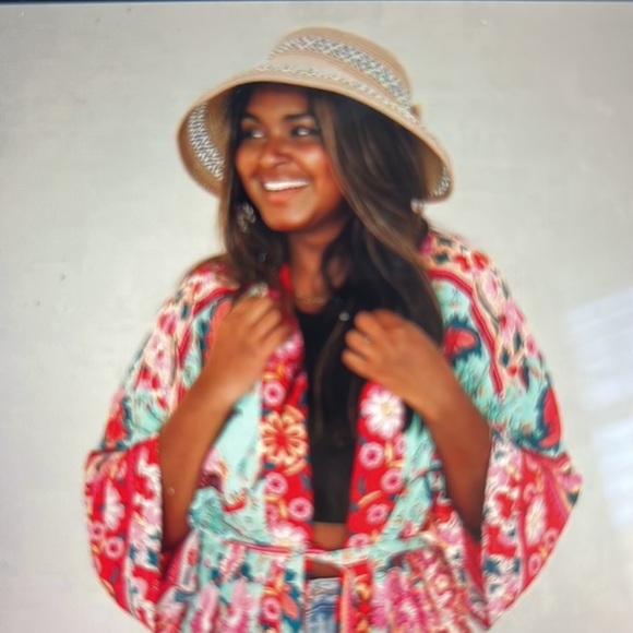 LAST CALL! PRICE FIRM!
Roll Up Sun Visor in Taupe - Picture 5 of 5